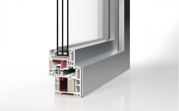 Kunststofffenster mit Aluminium-Vorsatzschale