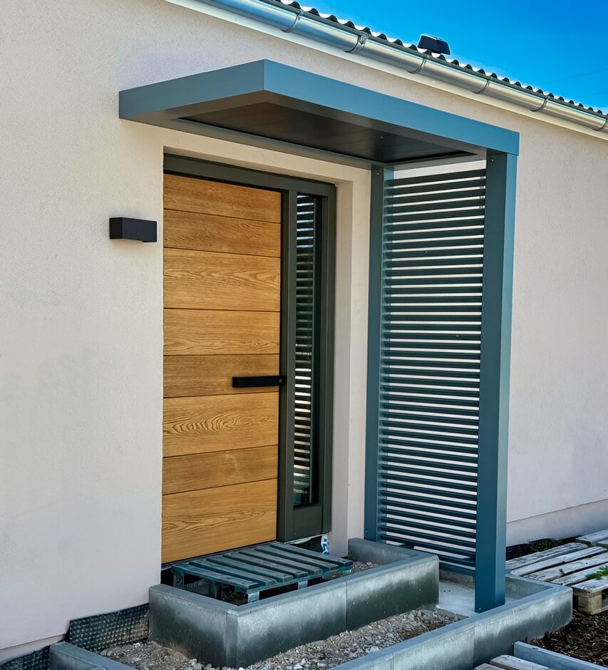 Kubisches Vordach mit Sprossen-Seitenteil